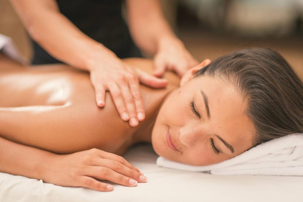 Hard Rock Hotel Goa Calangute Exterior photo Massage