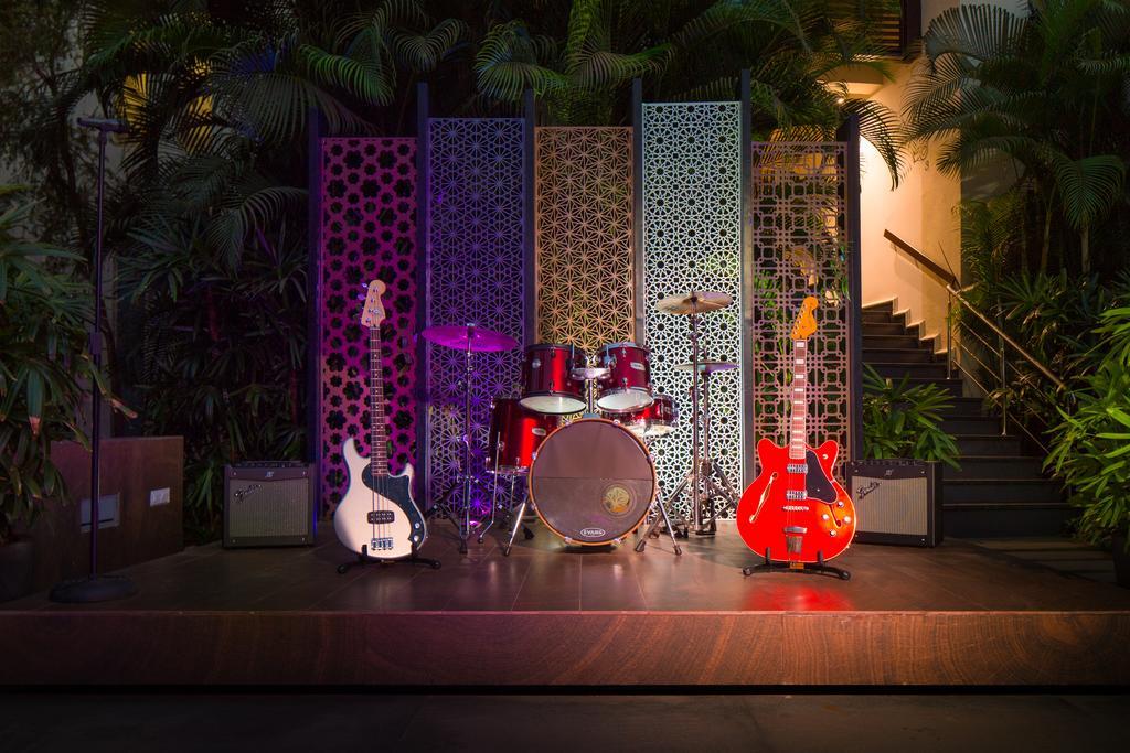 Hard Rock Hotel Goa Calangute Exterior photo The stage at the hotel's lobby