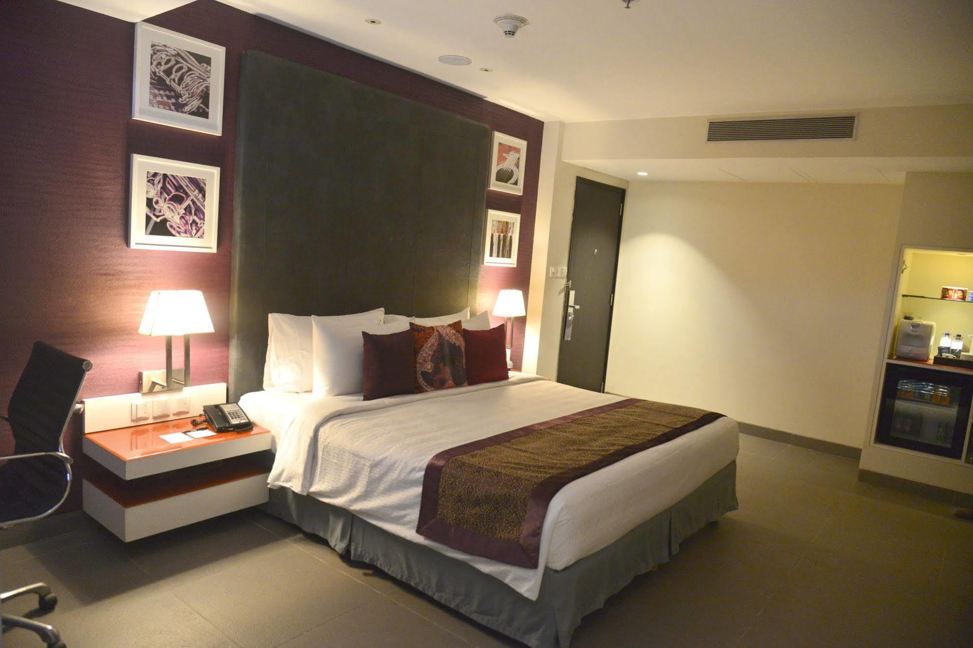 Hard Rock Hotel Goa Calangute Exterior photo A room at the hotel